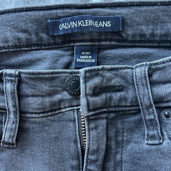 Calvin Klein Jeans - Picture 1 of 3